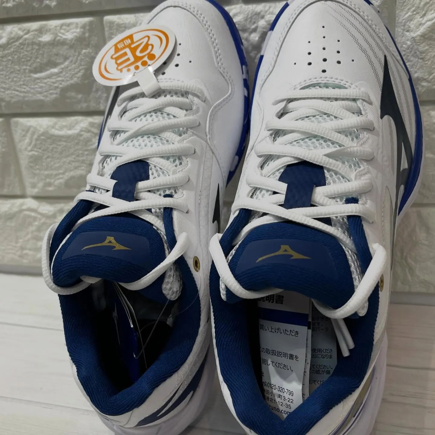 ミズノが誇るバドミントンシューズ「ウェーブクロー4 フィット...