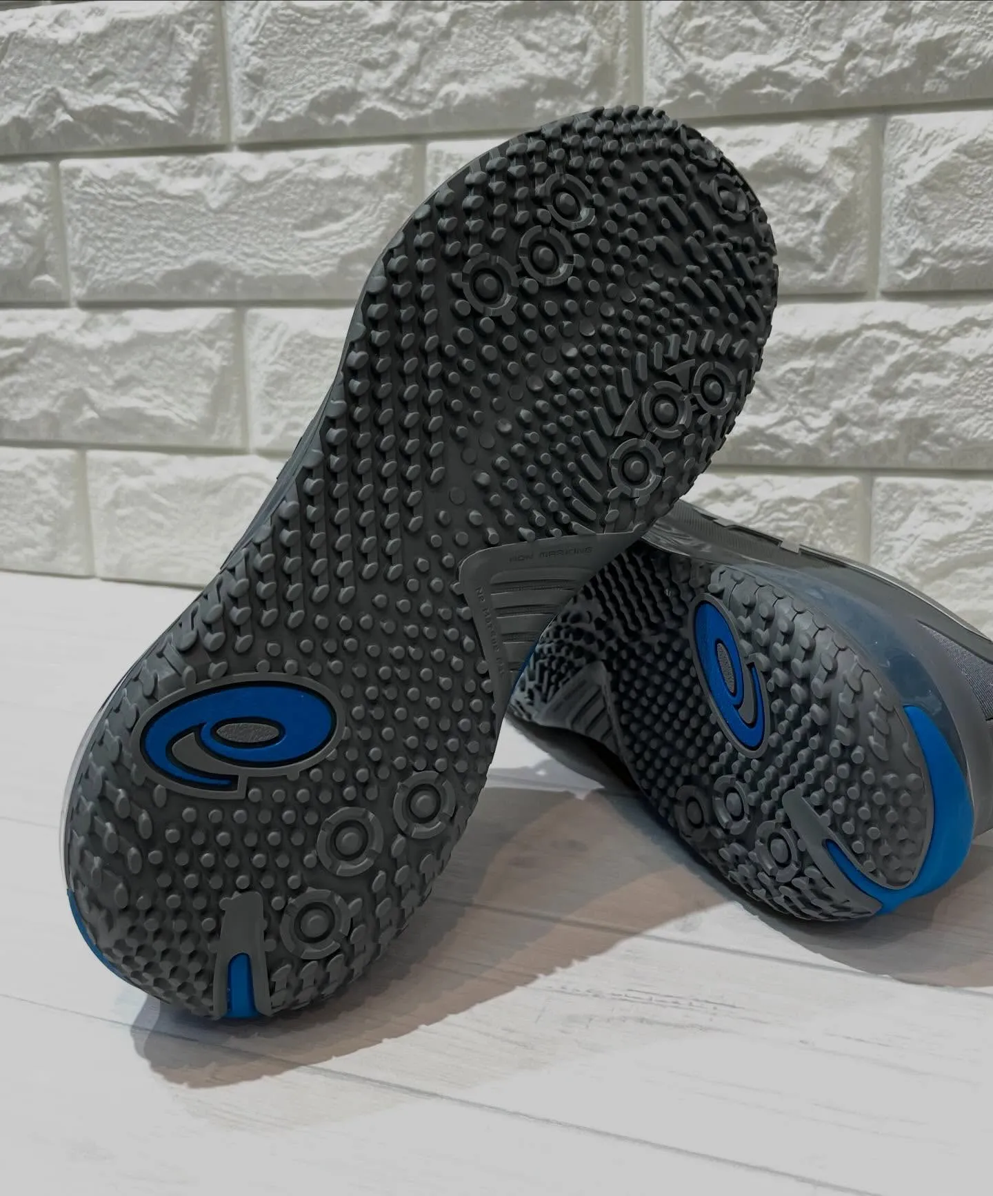 アシックスから2026年の最新モデルが登場しました！🎾新たに...