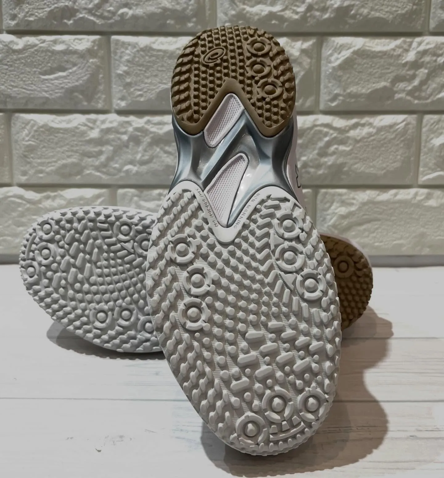 アシックスプレステージネオ 入荷致しました!