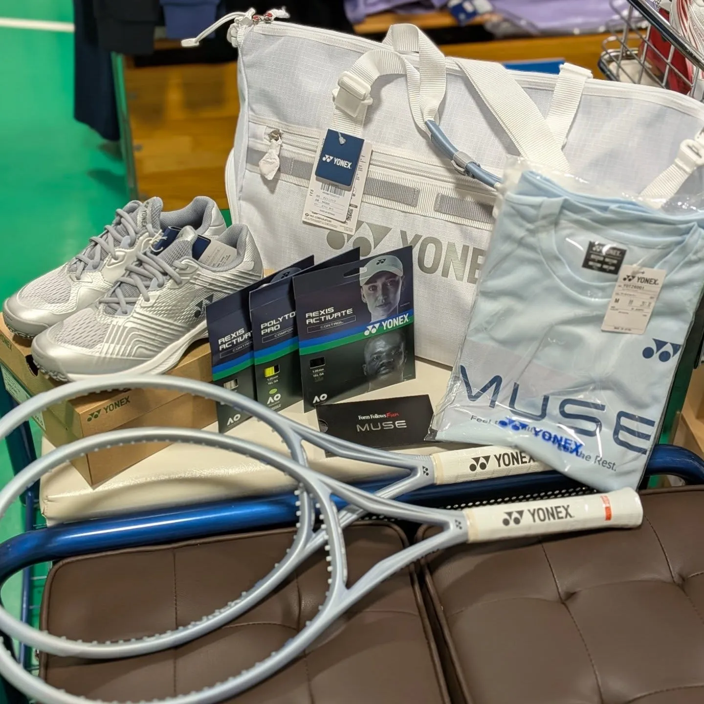 ヨネックスから