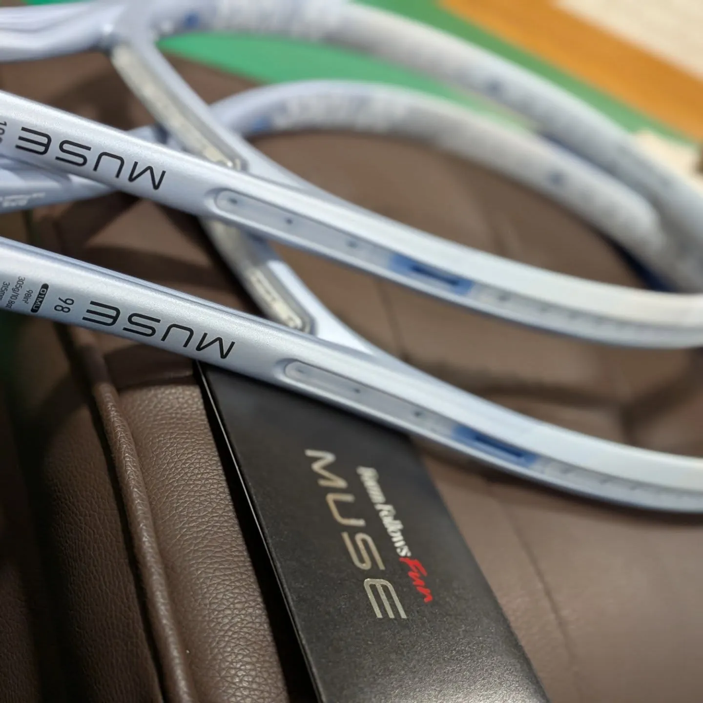 ヨネックスから