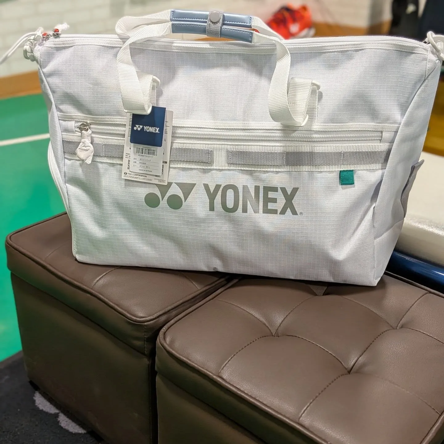 ヨネックスから