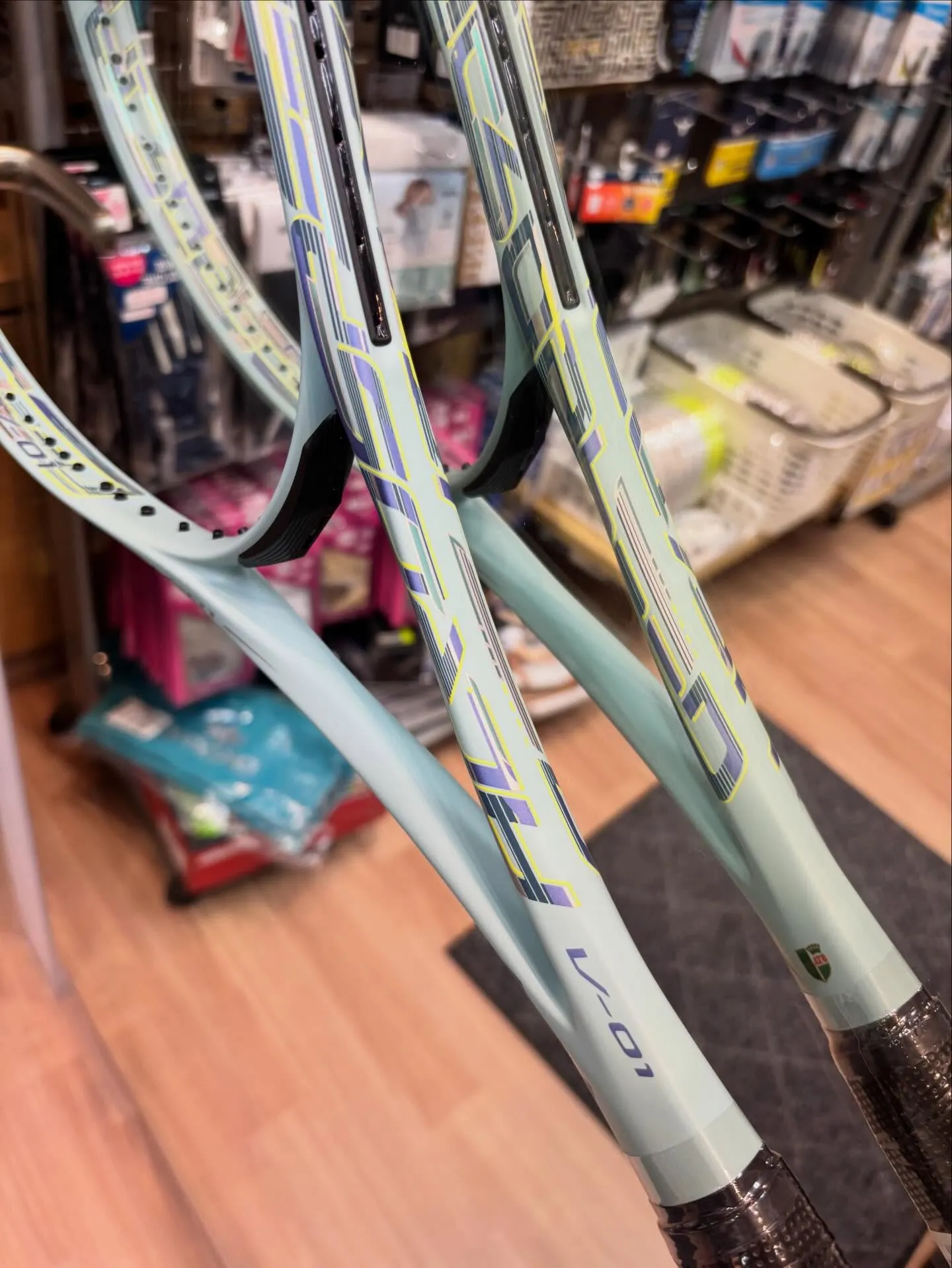 3月に発売されたアクロスピードV-01・S-01の新色がつい...