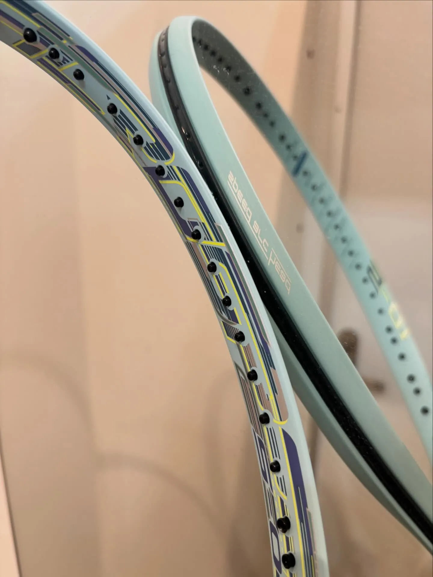 3月に発売されたアクロスピードV-01・S-01の新色がつい...