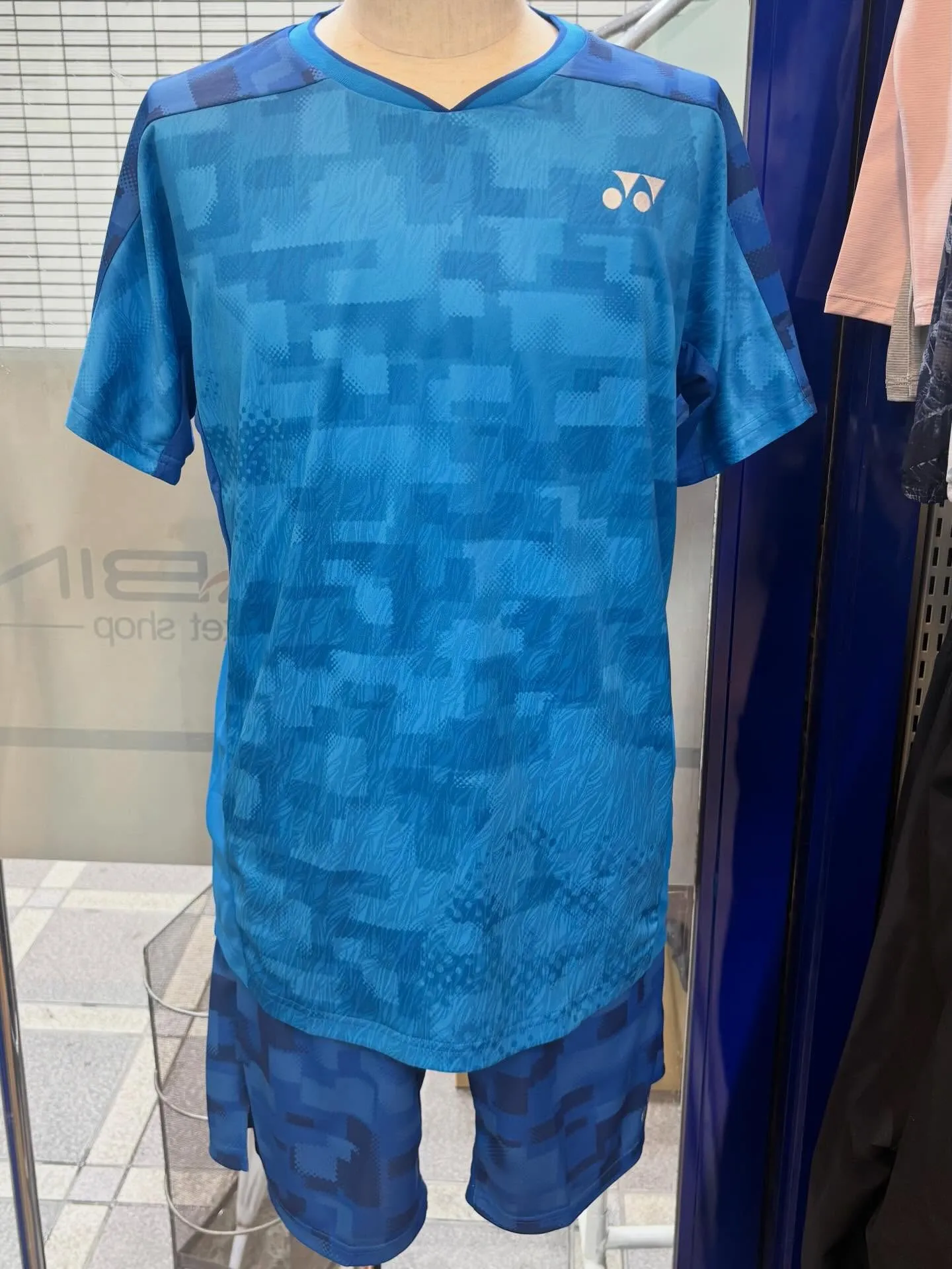 メンズゲームシャツフィットスタイルとメンズニットハーフパンツ...