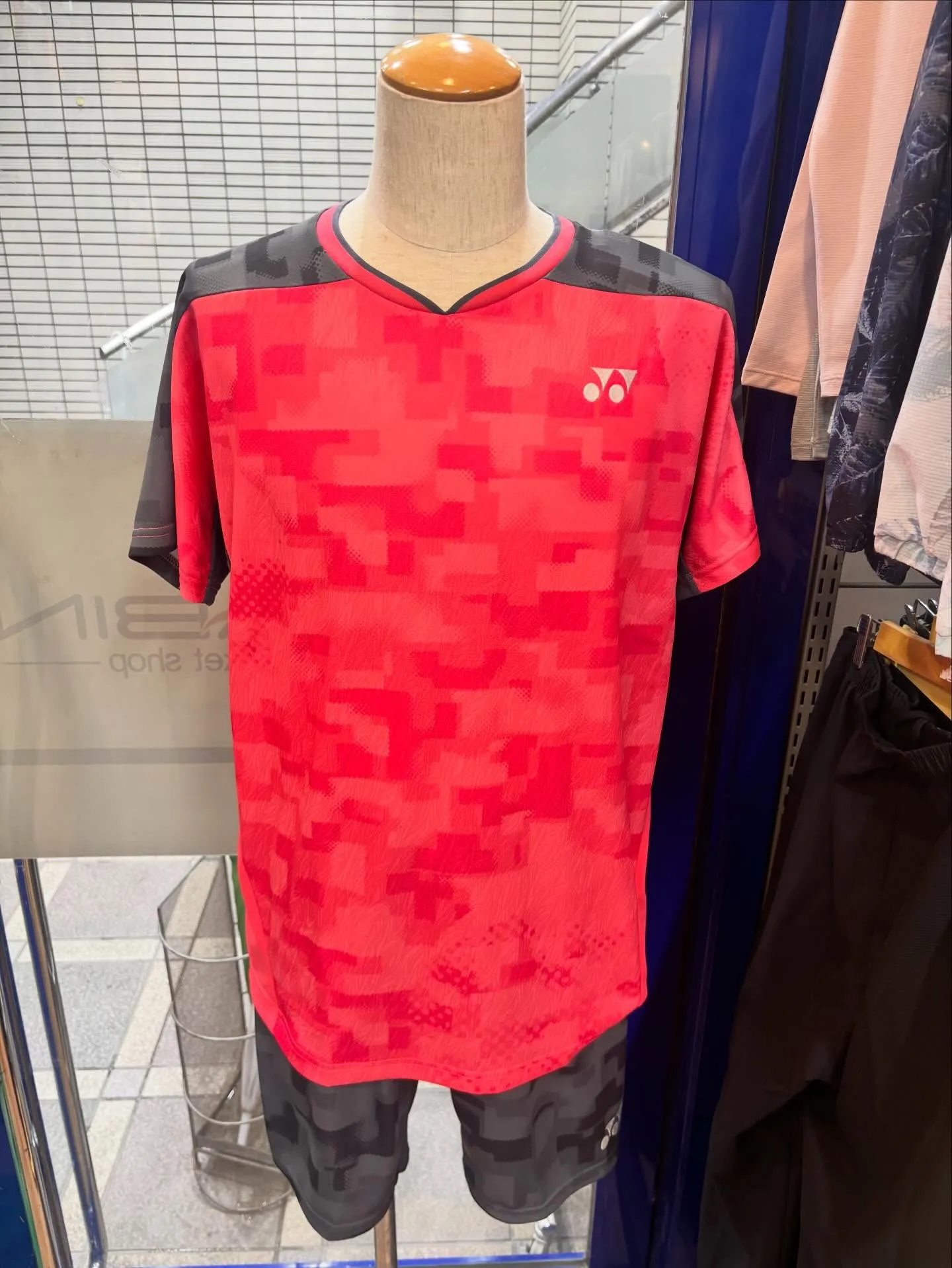 メンズゲームシャツフィットスタイルとメンズニットハーフパンツ...