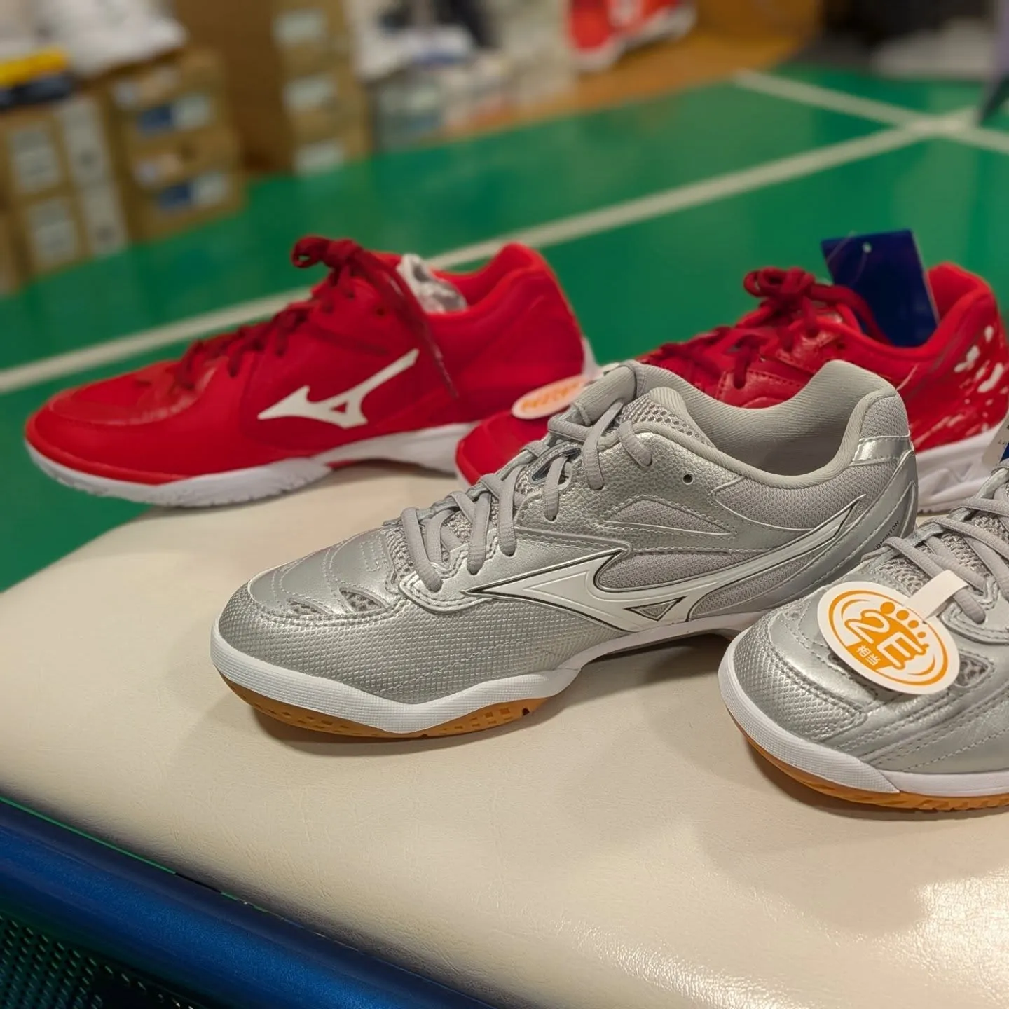 MIZUNOからバドミントン👟　