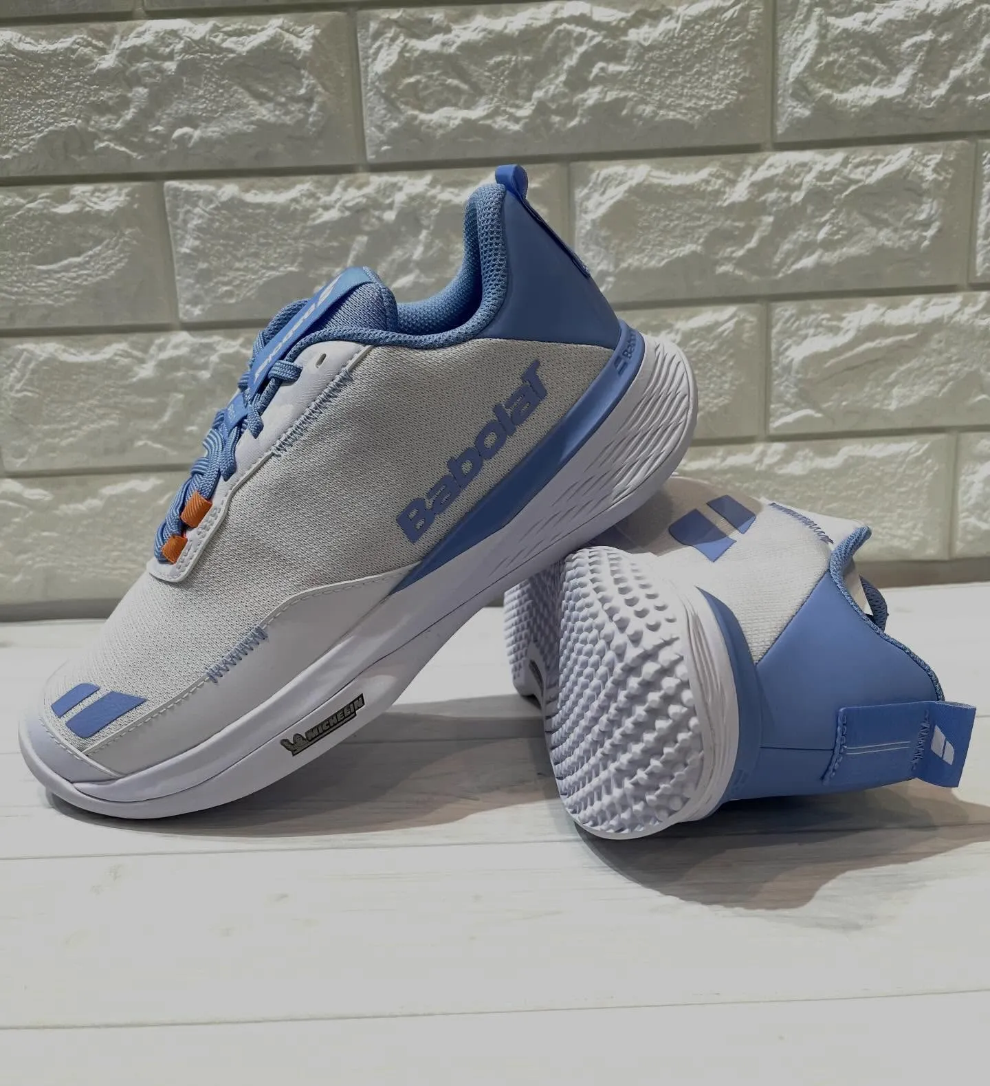 🎾新しいテニスシューズをお探しですか？バボラの『SFX EV...