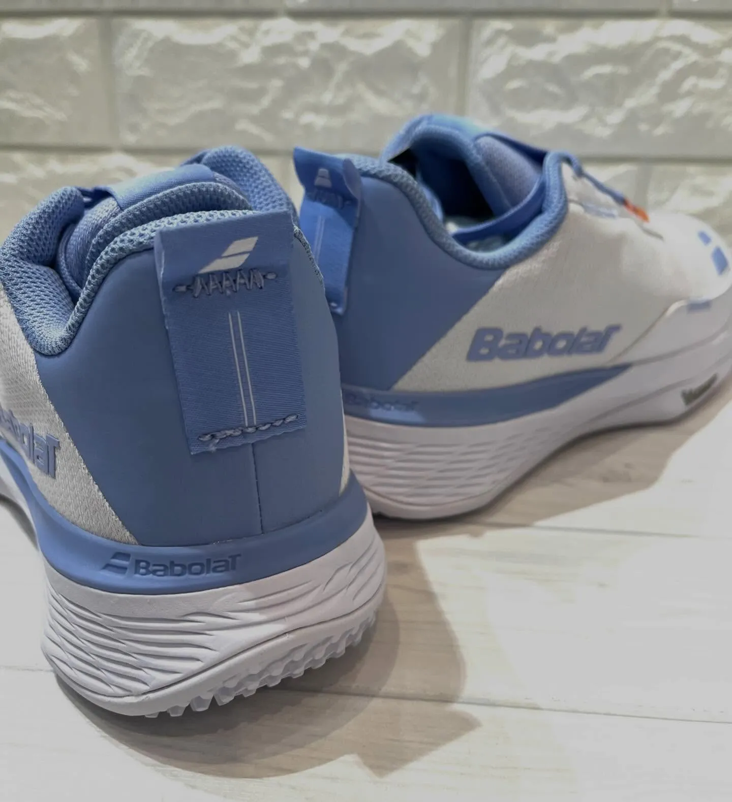 🎾新しいテニスシューズをお探しですか？バボラの『SFX EV...