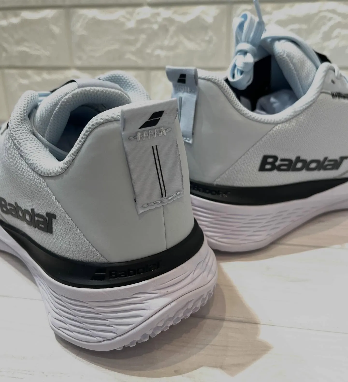 🎾新しいテニスシューズをお探しですか？バボラの『SFX EV...