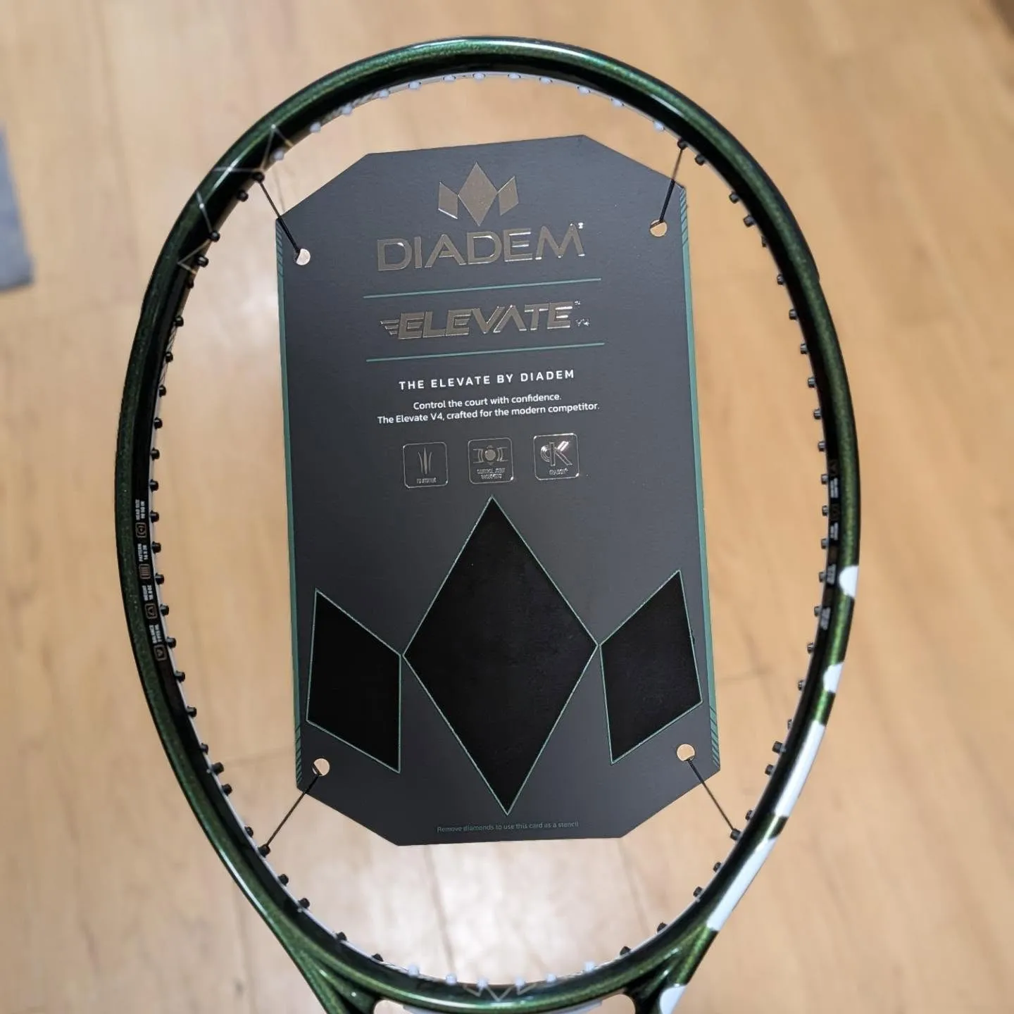 DIADEMから硬式ラケットが新発売で本日入荷しました🎾