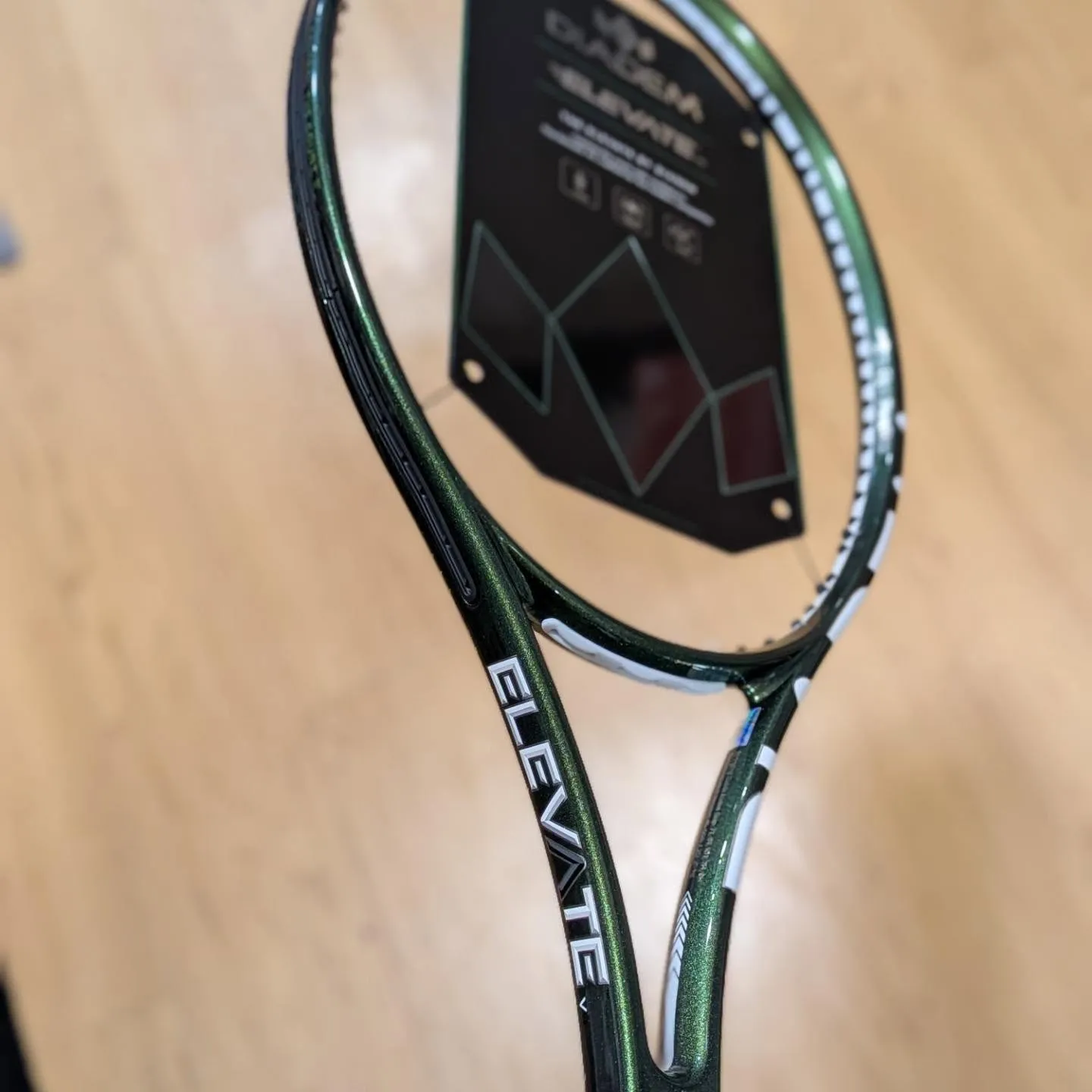 DIADEMから硬式ラケットが新発売で本日入荷しました🎾