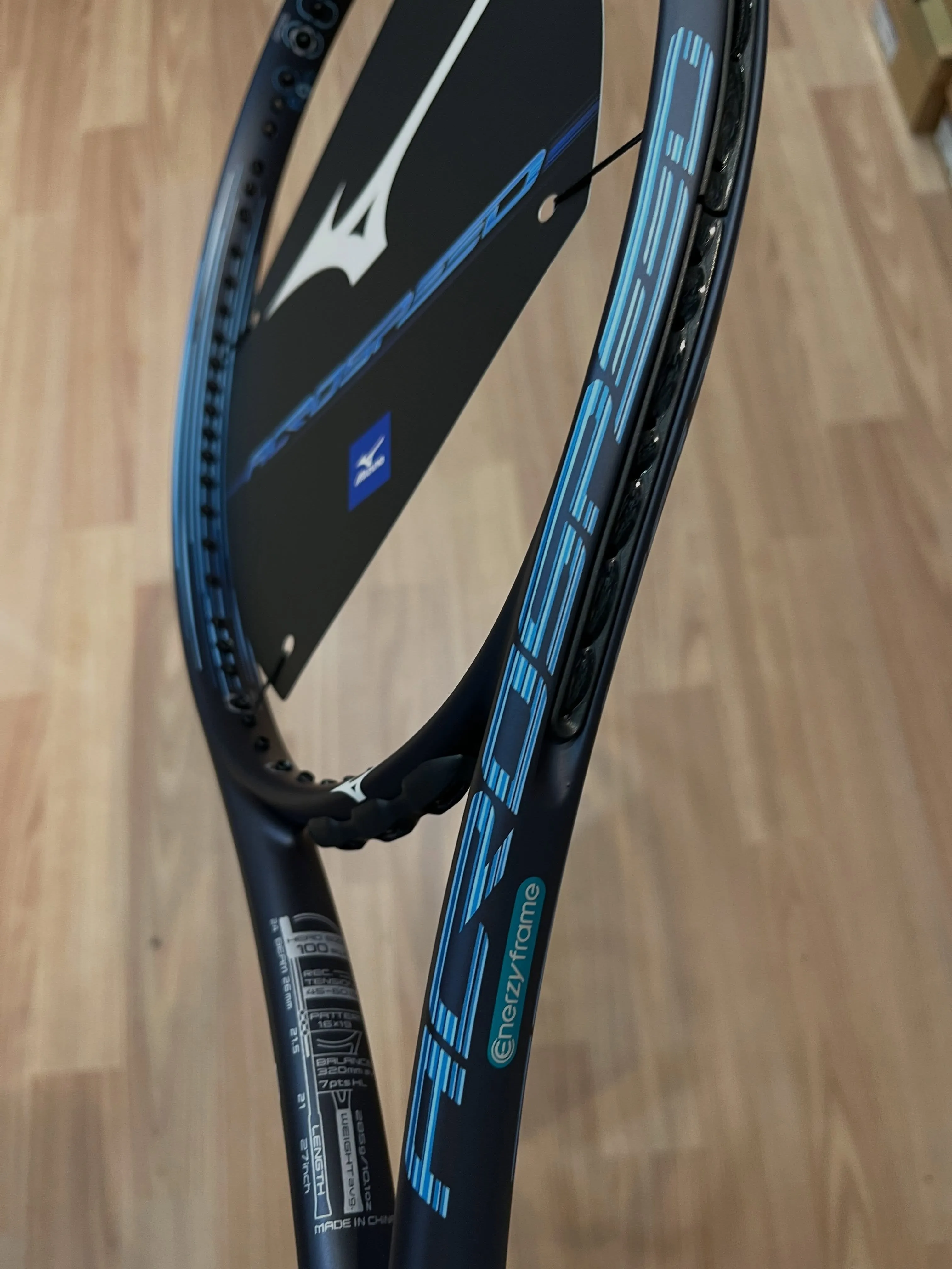 最新のラケットが登場🎾