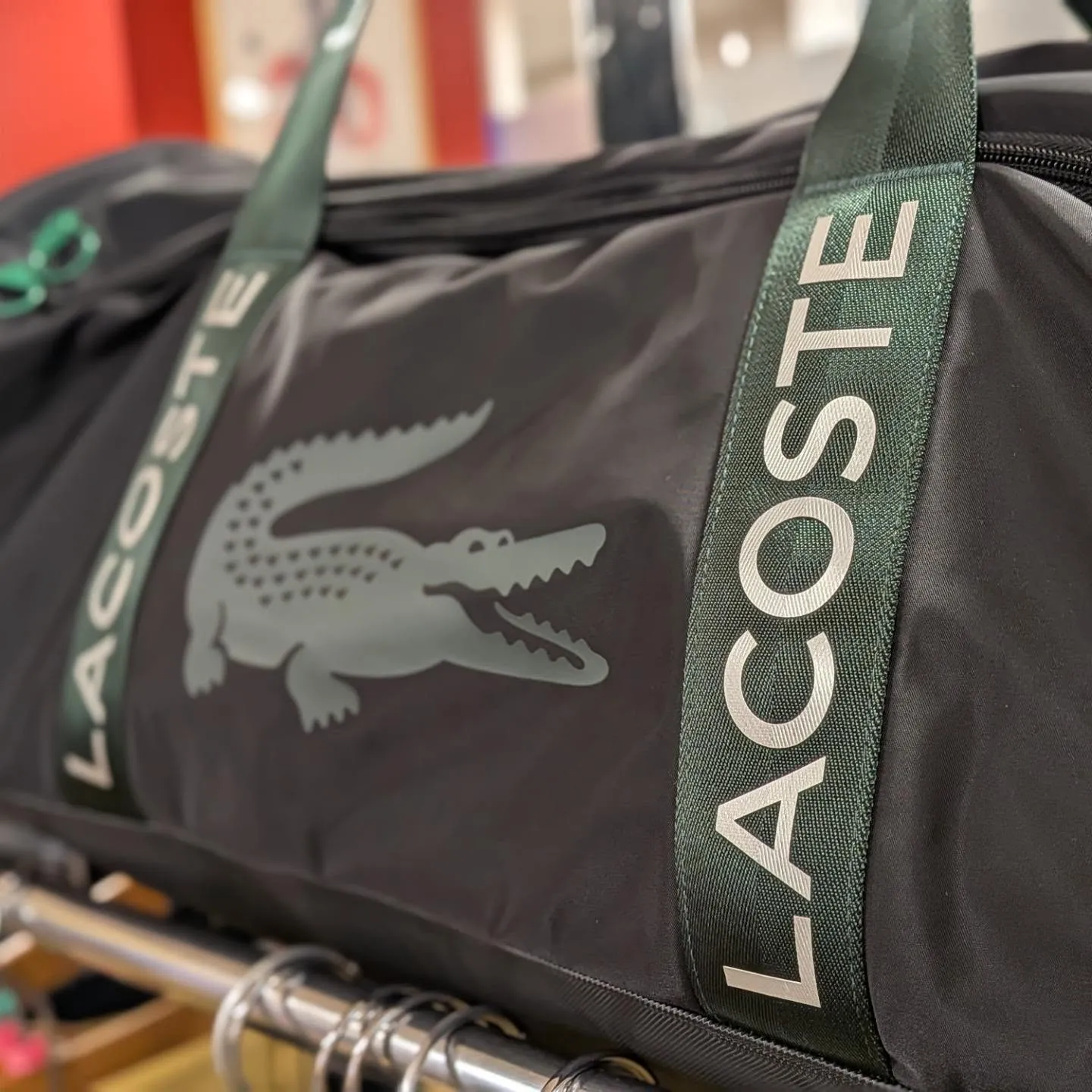 LACOSTEから