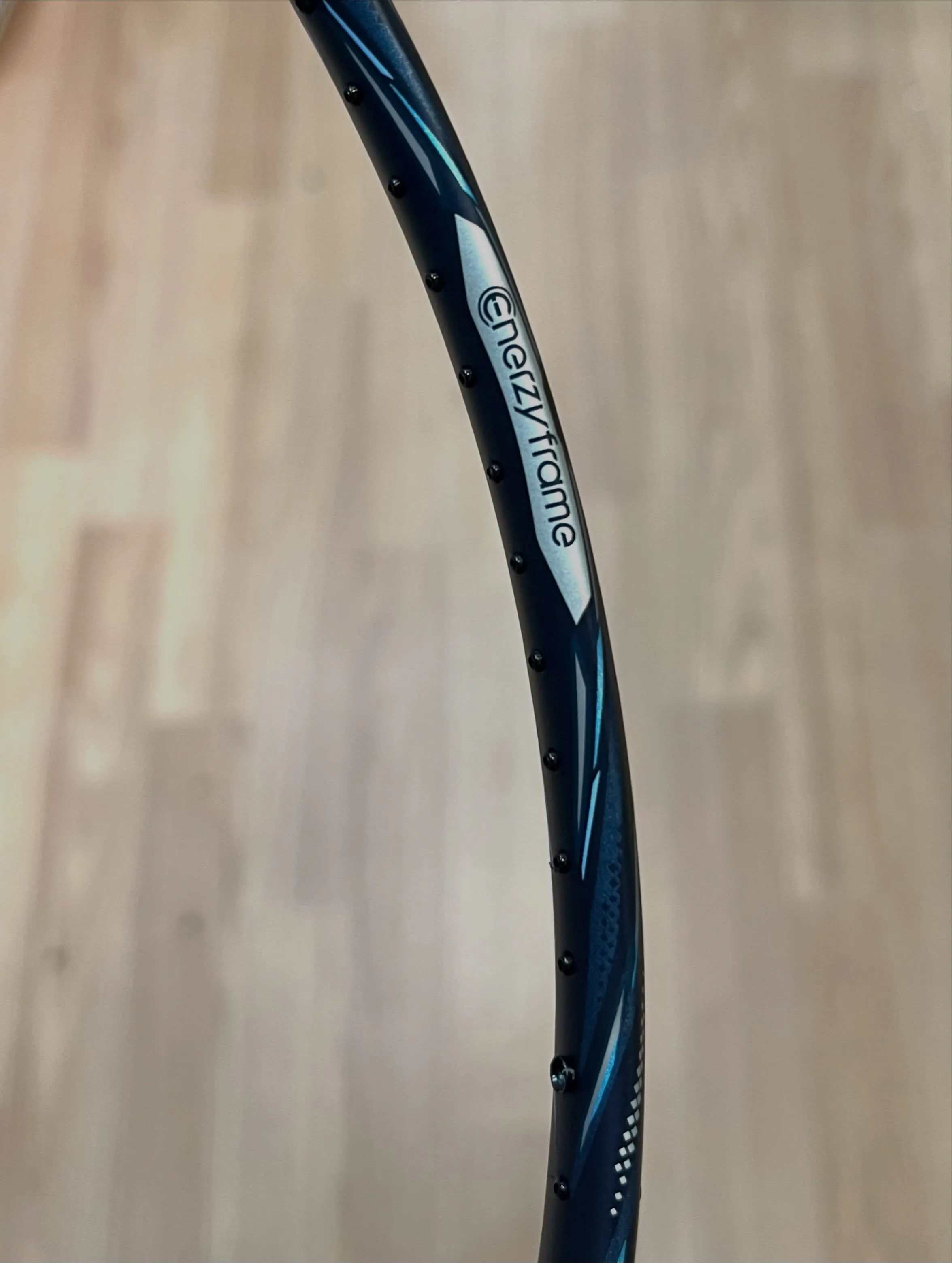 新しいバドミントンラケットが登場🤩