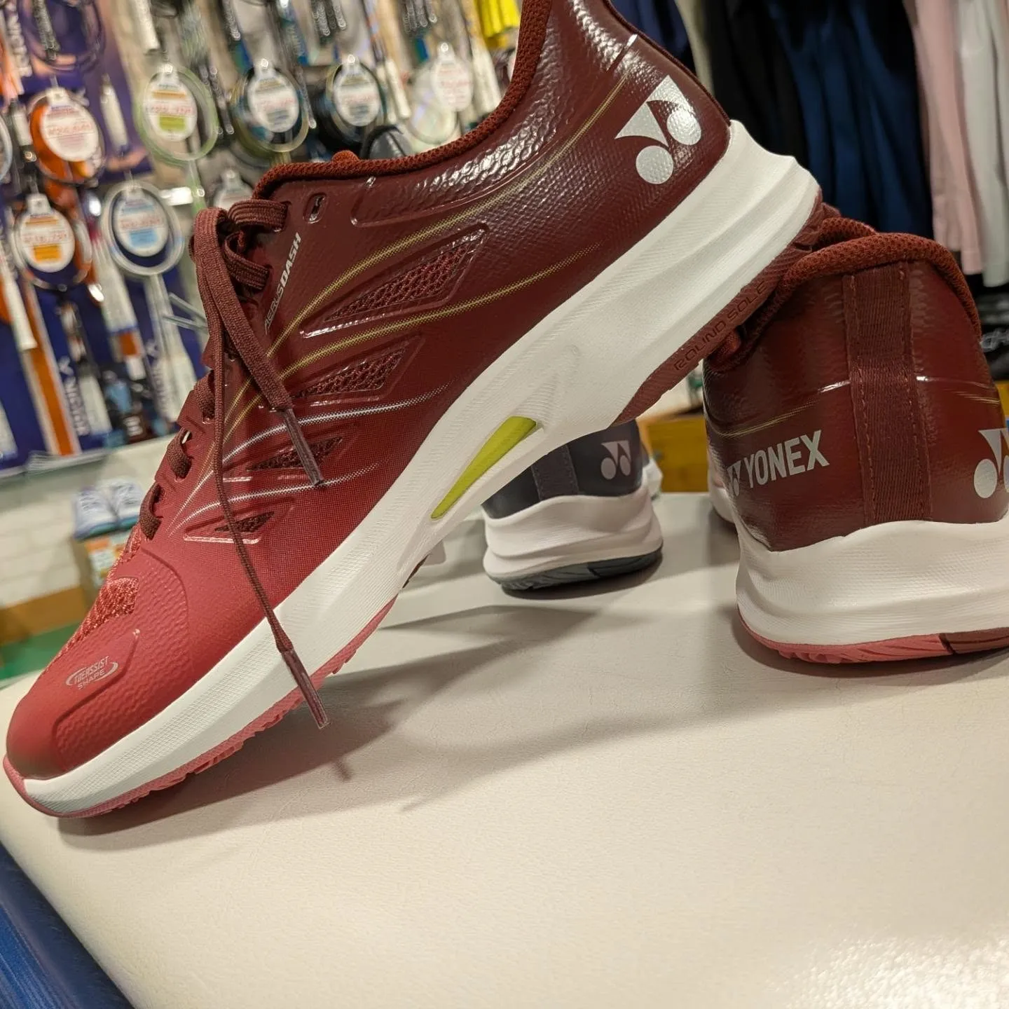 ヨネックスからテニスシューズ👟