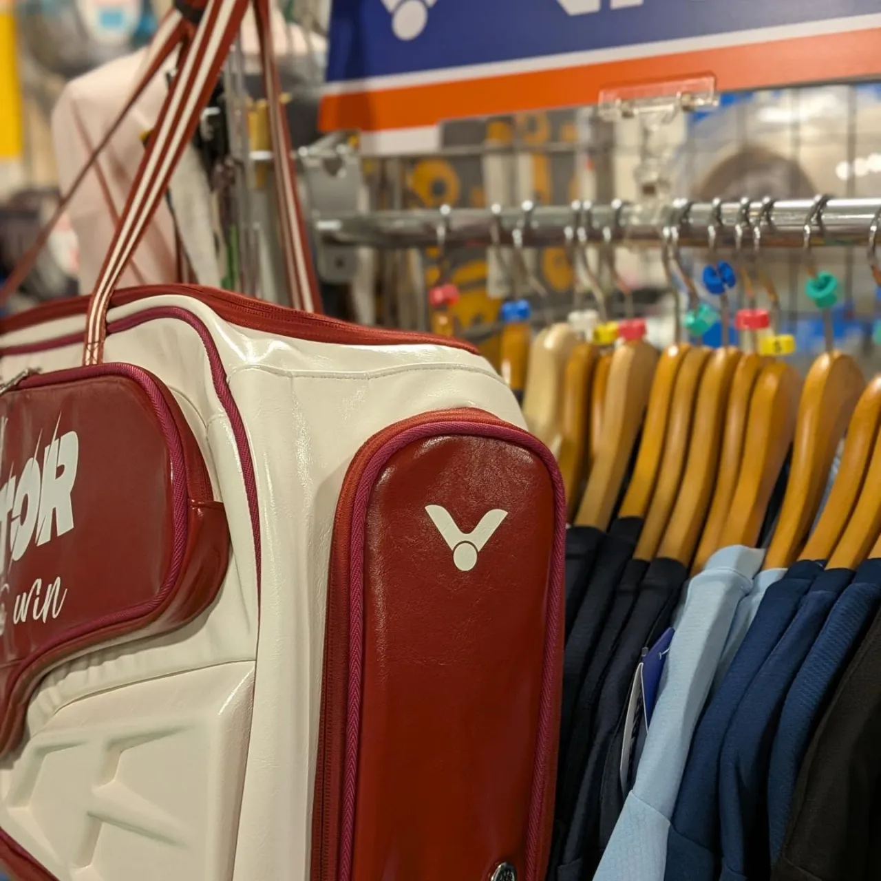 VICTORから