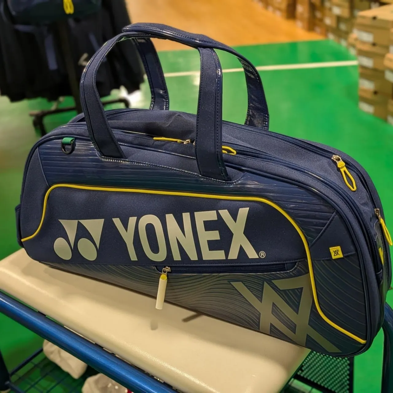 YONEXから